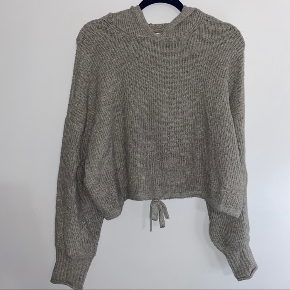 Lightweight Cropped Hoodie
